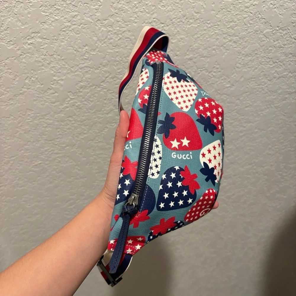 Gucci Limited Edition Strawberry Belt
Bag - Picture 5 of 15